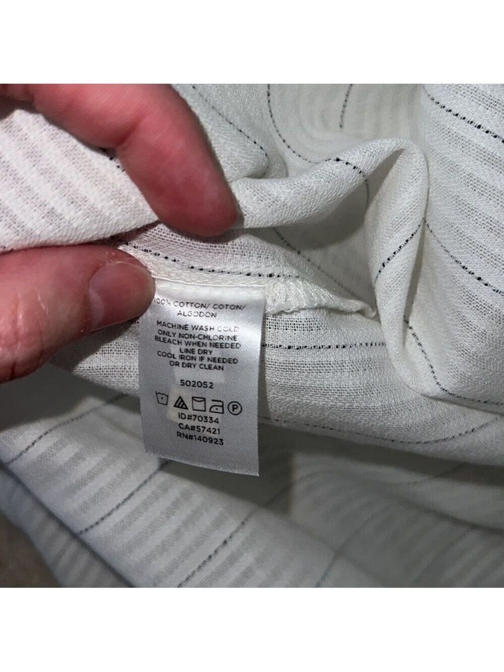 LOFT Linen Button Down 🤍 - Picture 6 of 6